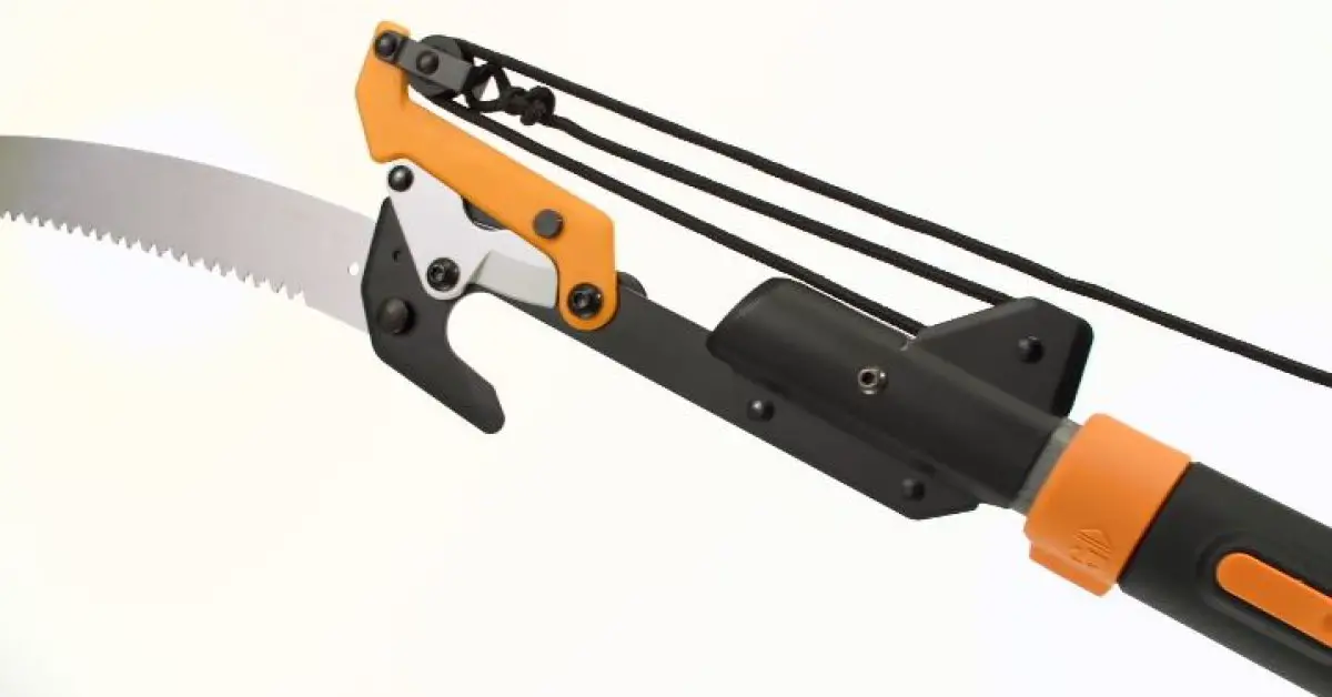 Expert Tips on Using the Fiskars Chain Drive Extendable Pole Saw
